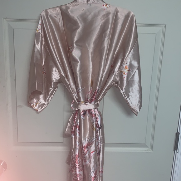 Pink Robe - Picture 5 of 5